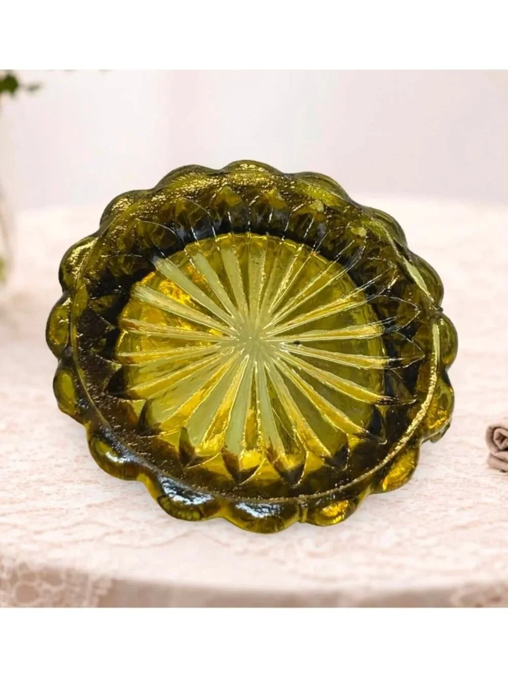 Vintage Indiana Glass Olive Green Diamond  Point Handled Basket 7 inches MCM - Picture 7 of 10